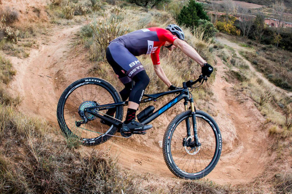 E-bike iLynx Race Carbon from BH Bikes for 2021 in action