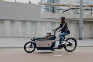 Child transport with the Carqon Cruise e-cargo bike
