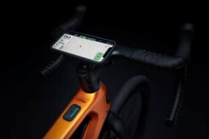 Cockpit of the Cyklær E-Gravel ebike with smartphone mounted