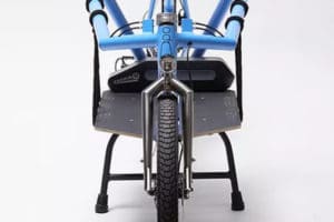 Front view of the Kàro e-cargo bike from Velo Lab