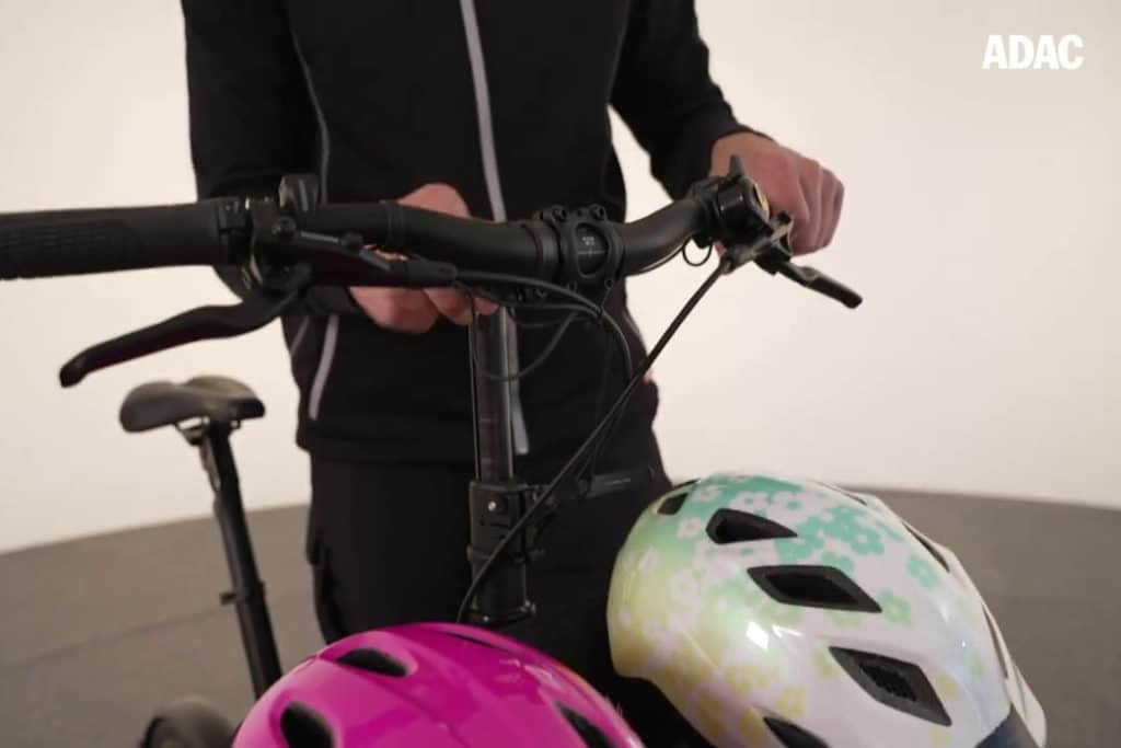 Height-adjustable handlebars on the Muli Cycles Muli Motor st e-cargo bike
