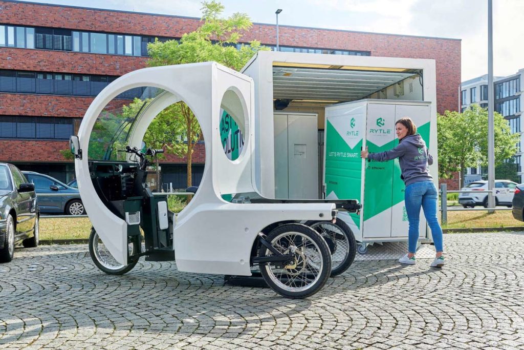 Mini hub as distribution centre for the Rytle MovR3 e-cargo bike