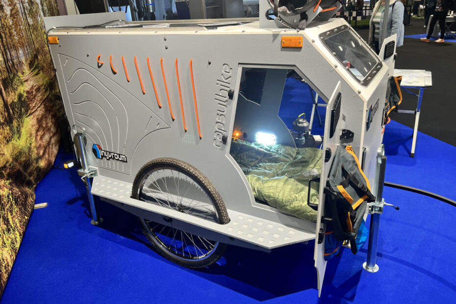 Tinyvroum Capsulbike camping trailer for ebikes